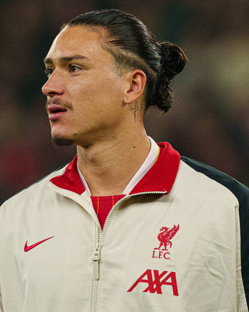 赢得比赛的 赢得比赛的